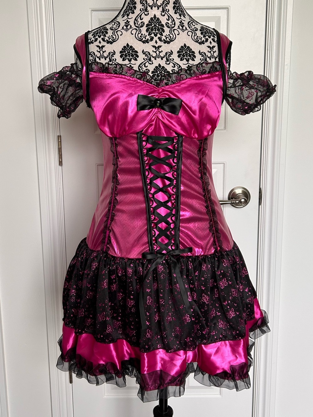 Saloon girl Halloween costume